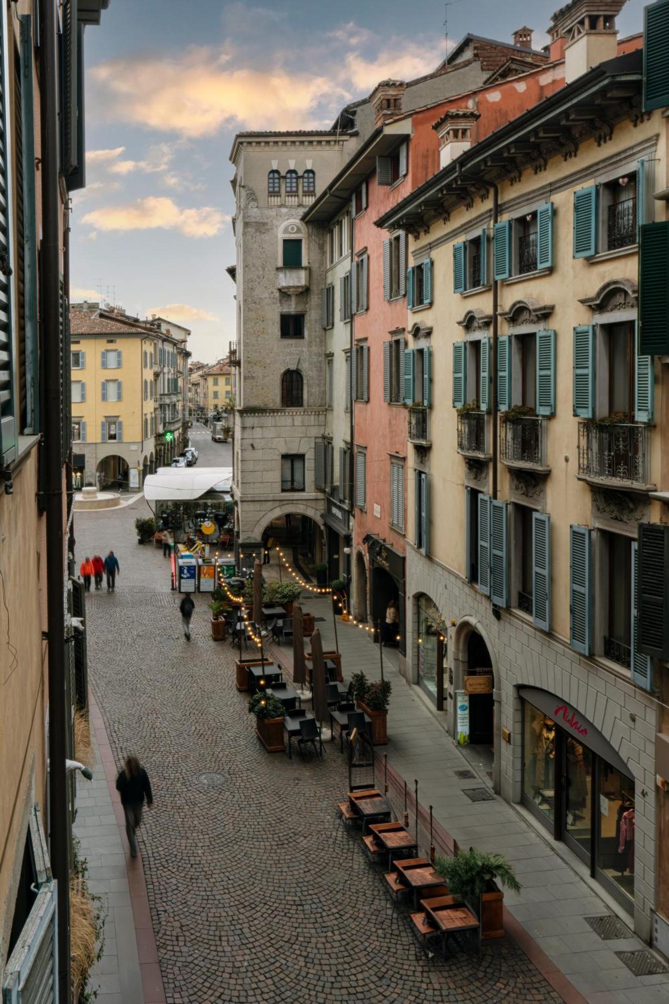 Rego Apartments - Boutique Aparthotel & Serenity Spa With Some Off-Site Apartments In The Heart Of Bergamo City Center Exterior photo
